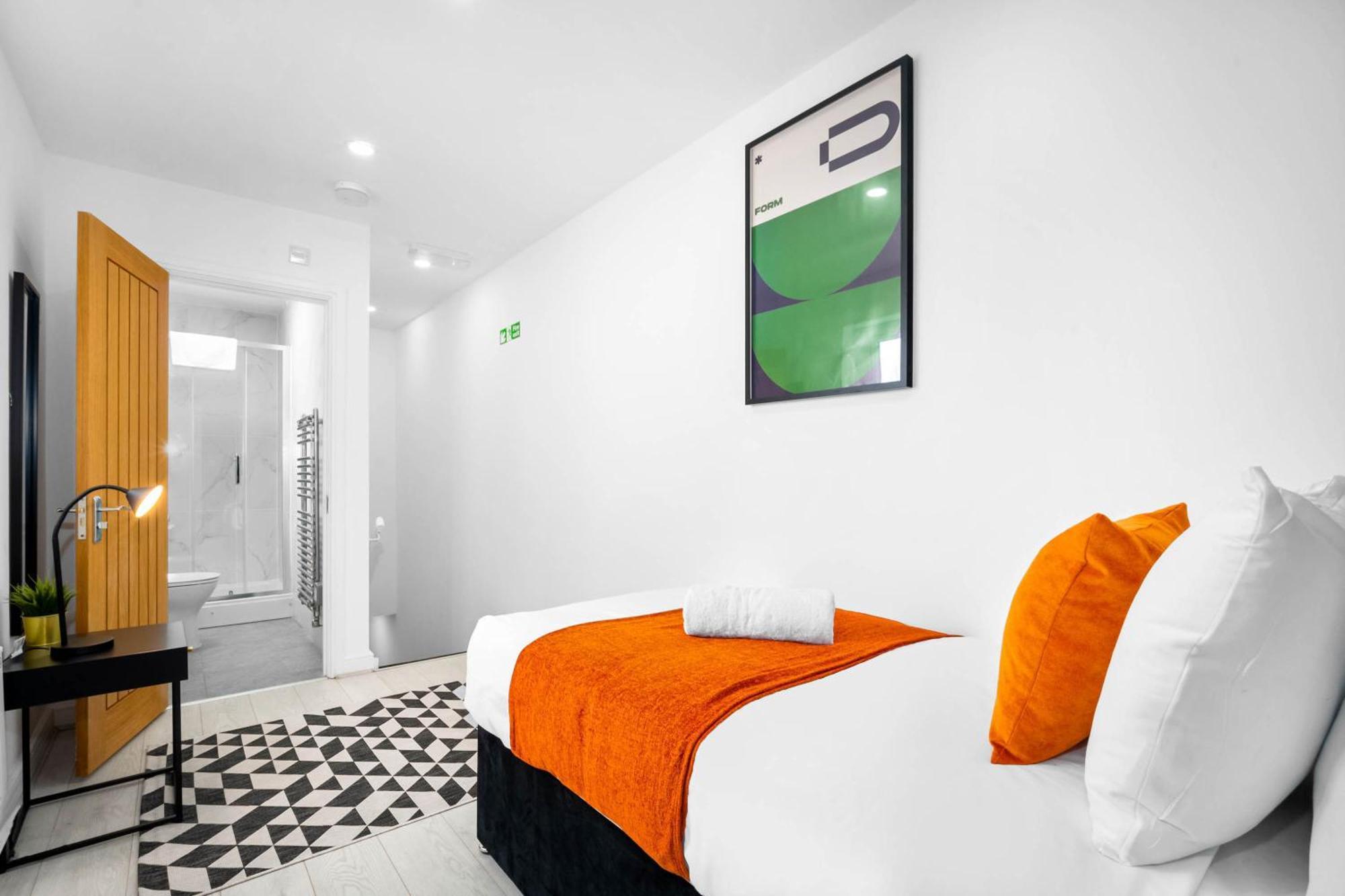 Luxury 3 Bedroom Apartment - Terrace - Near City Centre - Wifi - Smart Tv 1Mr Birmingham Esterno foto